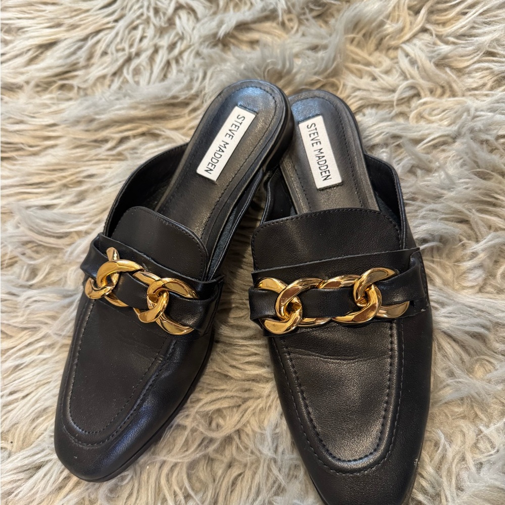 Steve Madden Black Loafers with Gold Chain